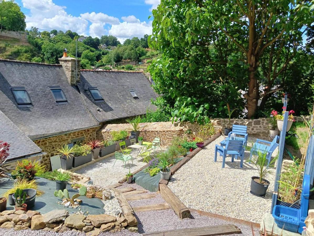 Chambre D'Hote Familiale De La Maison Bleue Lanvallay Exteriör bild