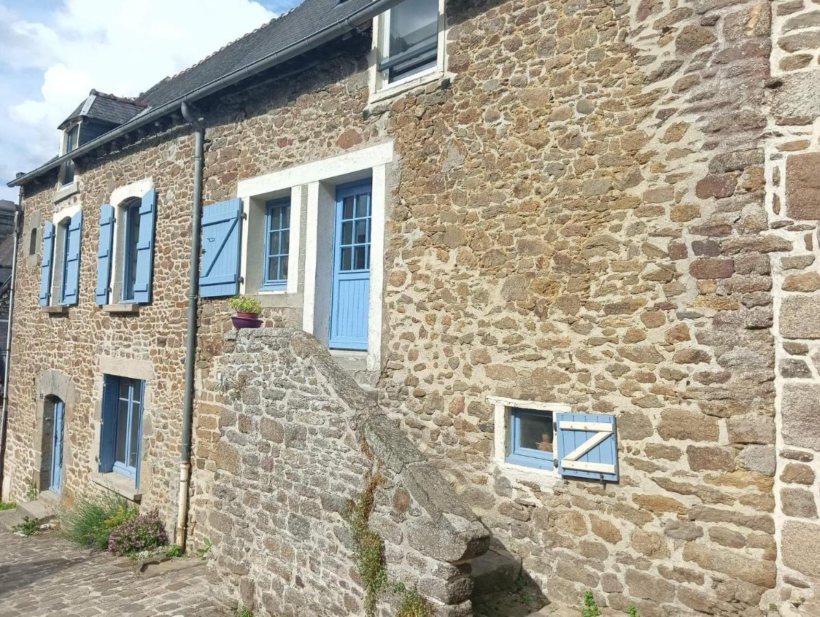Chambre D'Hote Familiale De La Maison Bleue Lanvallay Exteriör bild