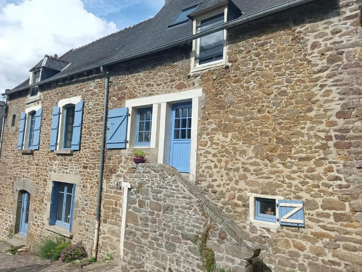 Chambre D'Hote Familiale De La Maison Bleue Lanvallay Exteriör bild