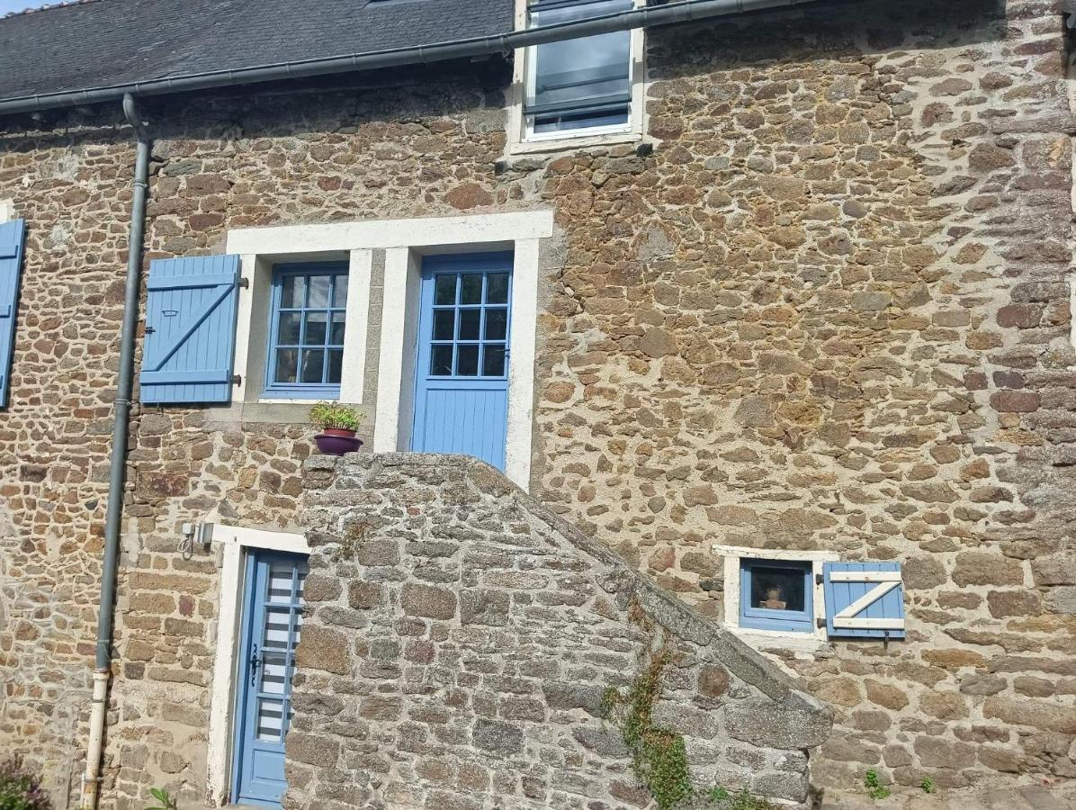 Chambre D'Hote Familiale De La Maison Bleue Lanvallay Exteriör bild